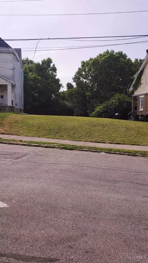 1223 Ross Ave, Cincinnati, OH 45205