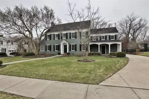 27 Jewett Dr, Wyoming, OH 45215