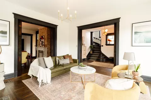 Living - 2233 Burnet Ave, Cincinnati, OH 45219 photo 4 of 4