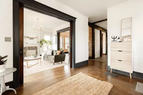 Entry Way - 2233 Burnet Ave, Cincinnati, OH 45219 photo 1 of 10
