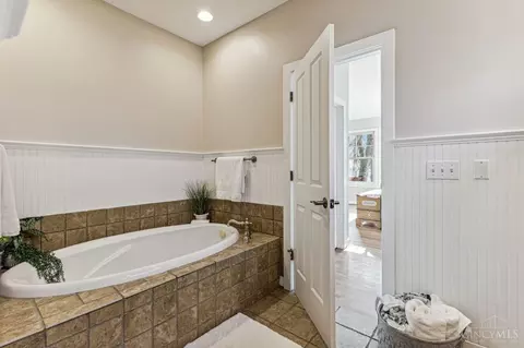 Bath - 3342 Michelles Whisper, Cincinnati, OH 45245 photo 2 of 4