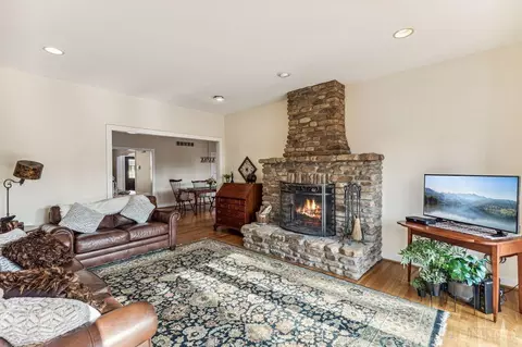 Living - 3342 Michelles Whisper, Cincinnati, OH 45245 photo 4 of 7