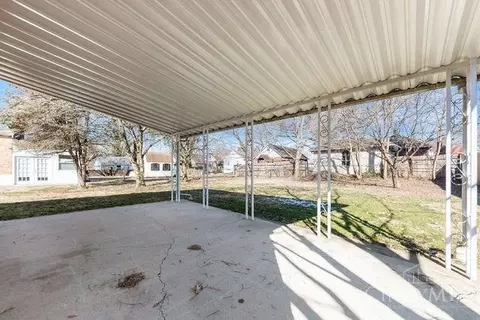 Exterior - 6934 Bramble Ave, Cincinnati, OH 45227 photo 7 of 10