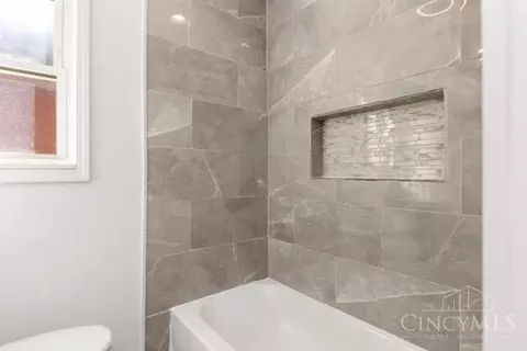 Bath - 6934 Bramble Ave, Cincinnati, OH 45227 photo 4 of 6