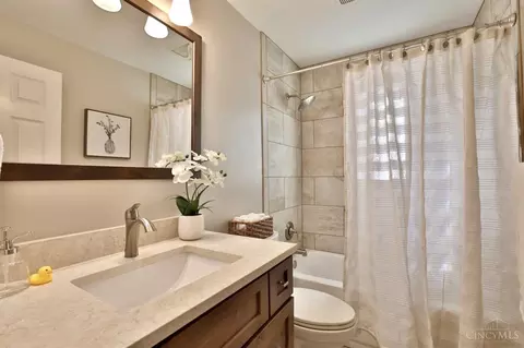 Bath - 9395 Opal Ct, Blue Ash, OH 45242 photo 2 of 3