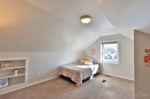 Bedroom - 9395 Opal Ct, Blue Ash, OH 45242 photo 6 of 8