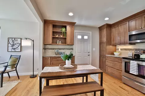 Kitchen - 9395 Opal Ct, Blue Ash, OH 45242 photo 3 of 5