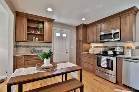 Kitchen - 9395 Opal Ct, Blue Ash, OH 45242 photo 2 of 5