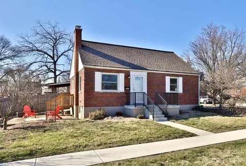 9395 Opal Ct, Blue Ash, OH 45242