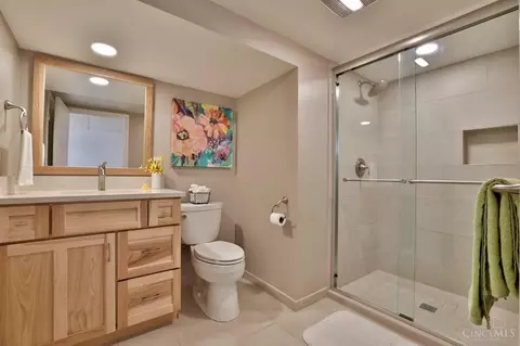 Bath - 9395 Opal Ct, Blue Ash, OH 45242 photo 3 of 3