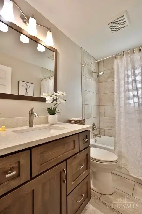 Bath - 9395 Opal Ct, Blue Ash, OH 45242 photo 1 of 3