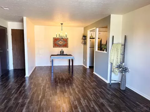 541 Davis Rd #8, Cincinnati, OH 45255 photo 3