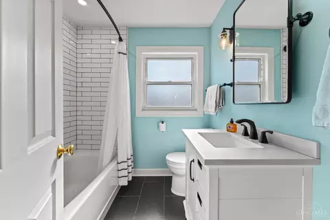Bath - 311 Forest Ave, Wyoming, OH 45215 photo 3 of 5