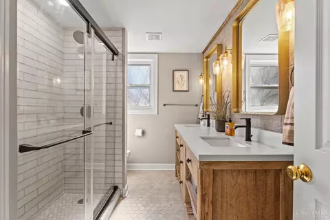 Bath - 311 Forest Ave, Wyoming, OH 45215 photo 1 of 5