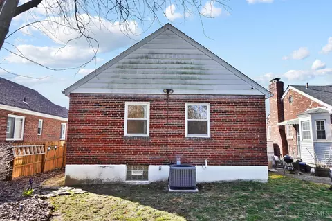 Exterior - 6728 Plainfield Rd, Silverton, OH 45236 photo 11 of 14