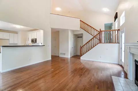 Living - 2488 Oaktree Pl, Cincinnati, OH 45238 photo 3 of 6