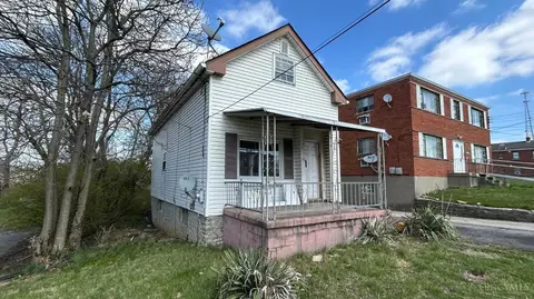 Exterior - 2734 N Bend Rd, Cincinnati, OH 45239 photo 3 of 4