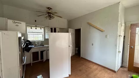Kitchen - 2734 N Bend Rd, Cincinnati, OH 45239 photo 2 of 2