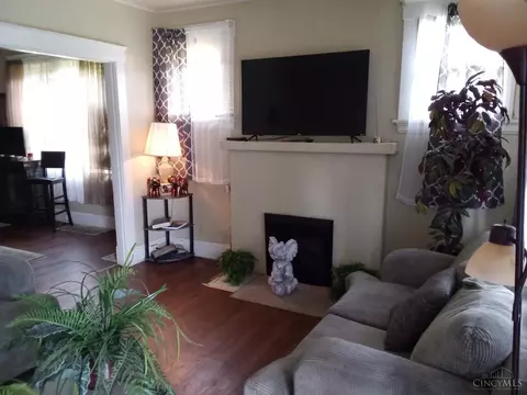 1675 First, Cincinnati, OH 45205 photo 2