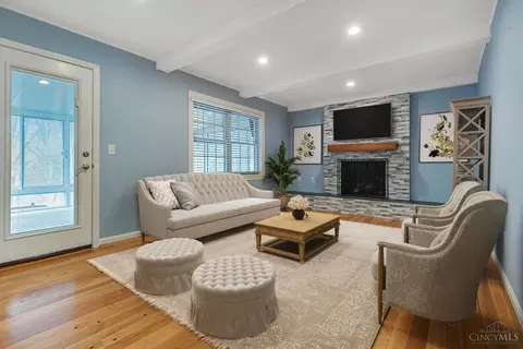 Living - 6320 Stirrup Rd, Cincinnati, OH 45244 photo 2 of 4