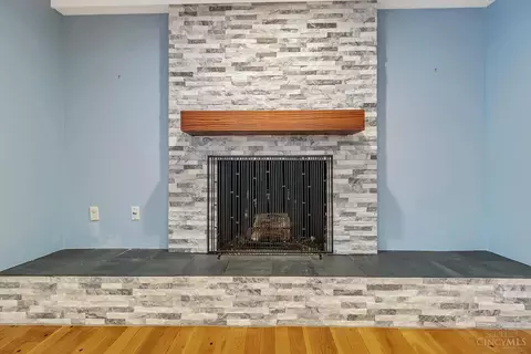 Living - 6320 Stirrup Rd, Cincinnati, OH 45244 photo 3 of 4