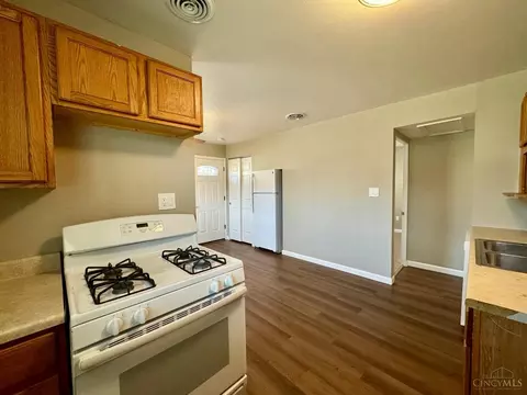 Kitchen - 9568 Amarillo Ct, Cincinnati, OH 45231 photo 2 of 4