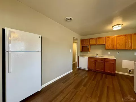 Kitchen - 9568 Amarillo Ct, Cincinnati, OH 45231 photo 4 of 4