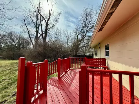 Exterior - 9568 Amarillo Ct, Cincinnati, OH 45231 photo 10 of 11