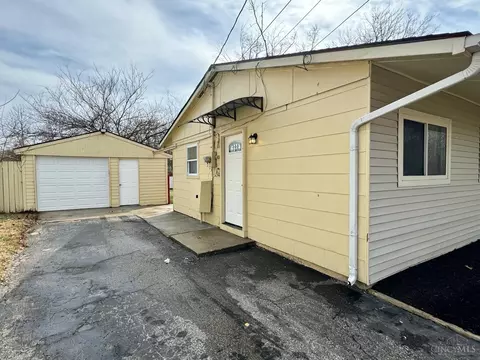 Exterior - 9568 Amarillo Ct, Cincinnati, OH 45231 photo 4 of 11
