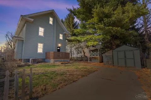 Exterior - 4300 Watterson St, Cincinnati, OH 45227 photo 7 of 12