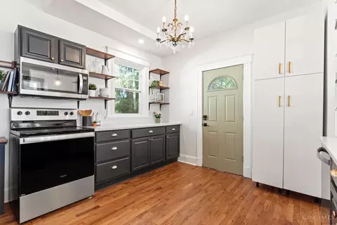 Kitchen - 4300 Watterson St, Cincinnati, OH 45227 photo 3 of 5