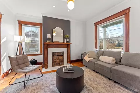 Living - 4300 Watterson St, Cincinnati, OH 45227 photo 2 of 3