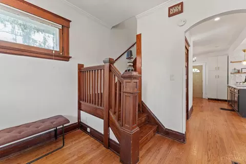 Entry Way - 4300 Watterson St, Cincinnati, OH 45227 photo 3 of 6