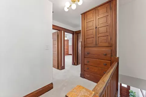 Entry Way - 4300 Watterson St, Cincinnati, OH 45227 photo 4 of 6