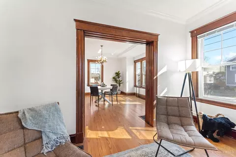 Living - 4300 Watterson St, Cincinnati, OH 45227 photo 3 of 3