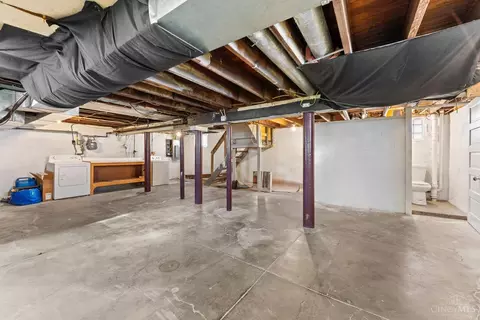Exterior - 4300 Watterson St, Cincinnati, OH 45227 photo 5 of 12