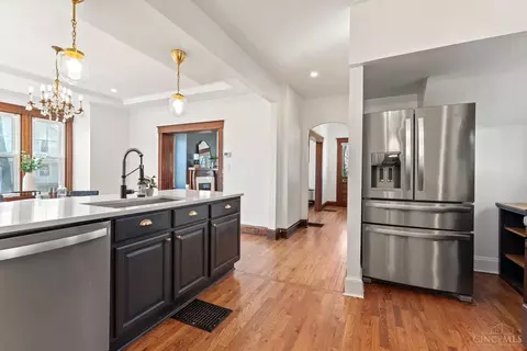 Kitchen - 4300 Watterson St, Cincinnati, OH 45227 photo 5 of 5