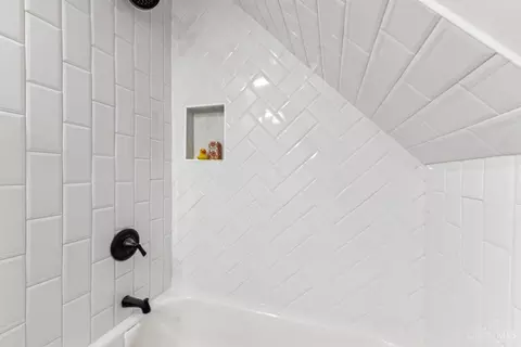 Bath - 6267 Elbrook Ave, Golf Manor, OH 45237 photo 5 of 5