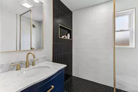 Bath - 6267 Elbrook Ave, Golf Manor, OH 45237 photo 1 of 5