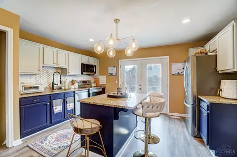 1432 Hazelgrove Dr, Cincinnati, OH 45240 photo 7
