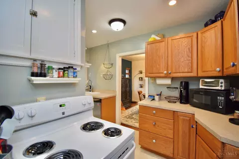 Kitchen - 7007 Grace Ave, Cincinnati, OH 45227 photo 2 of 4