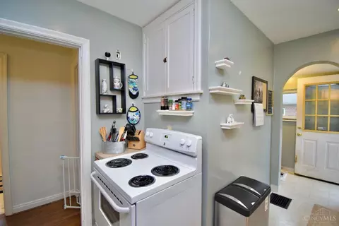 Kitchen - 7007 Grace Ave, Cincinnati, OH 45227 photo 3 of 4