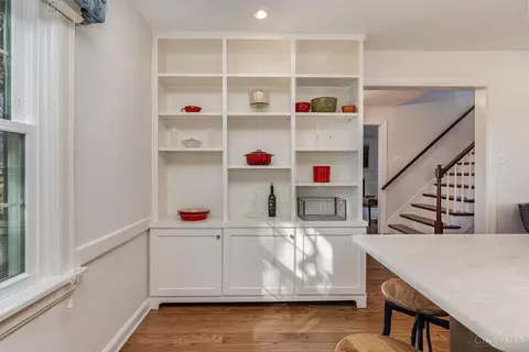 Living - 3014 Alpine Ter, Cincinnati, OH 45208 photo 2 of 3