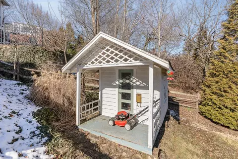 Exterior - 3014 Alpine Ter, Cincinnati, OH 45208 photo 5 of 7
