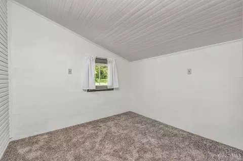 Bedroom - 1920 Cemetery Rd, Kettering, OH 45429 photo 3 of 3