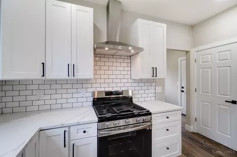 Kitchen - 962 Legendary Run, Cincinnati, OH 45245 photo 6 of 7
