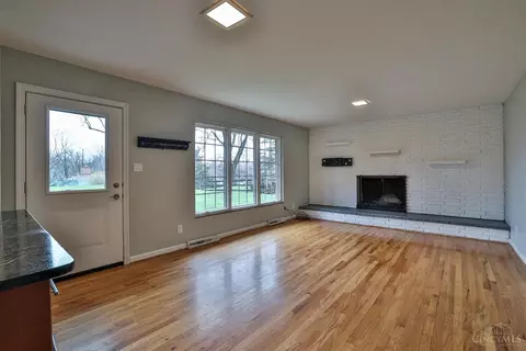 Living - 5573 Mapleridge Dr, Cincinnati, OH 45227 photo 2 of 4
