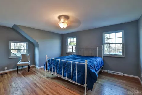 Bedroom - 5573 Mapleridge Dr, Cincinnati, OH 45227 photo 3 of 8