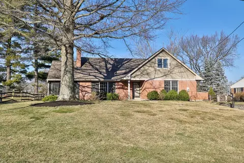 5573 Mapleridge Dr, Cincinnati, OH 45227