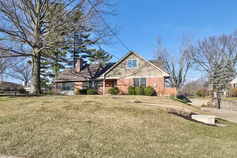 Exterior - 5573 Mapleridge Dr, Cincinnati, OH 45227 photo 2 of 10